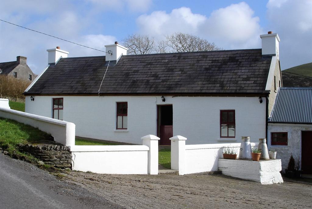 Griffins Holiday Cottage Dingle Exterior photo